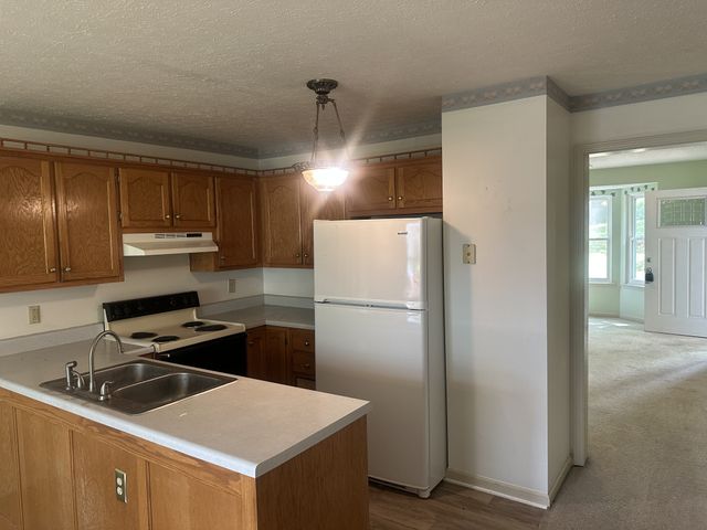 141 S Palmers Chapel Rd, White House, TN 37188