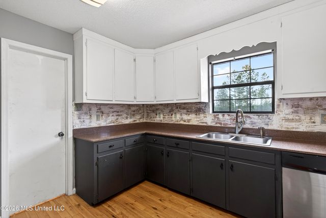 98 Country Heritage Road, Poplarville, MS 39470