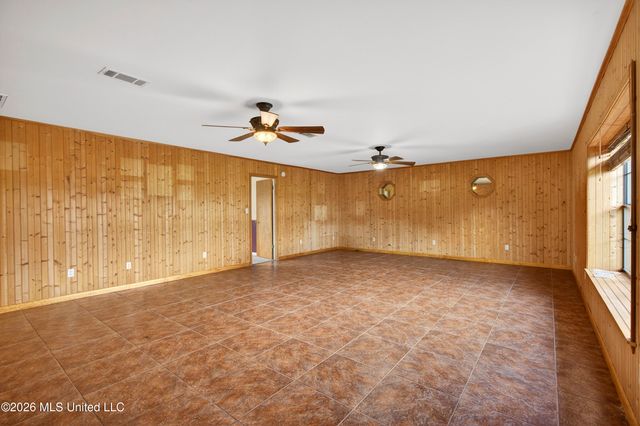 98 Country Heritage Road, Poplarville, MS 39470