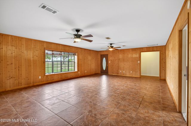 98 Country Heritage Road, Poplarville, MS 39470