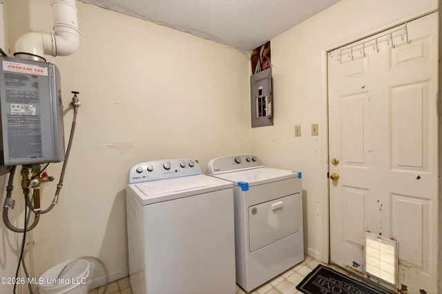 98 Country Heritage Road, Poplarville, MS 39470