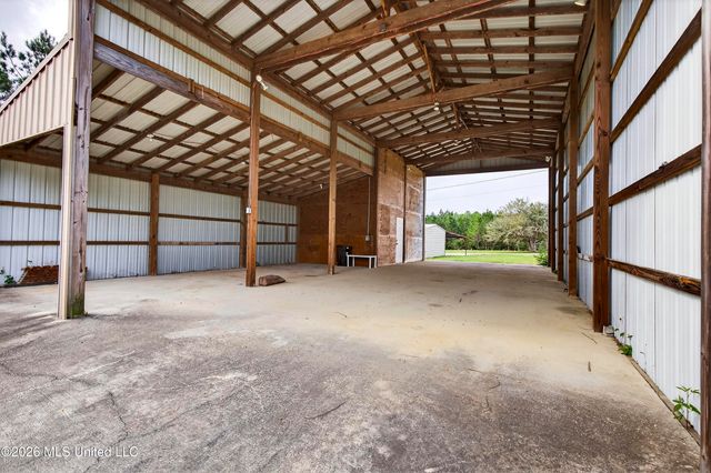 98 Country Heritage Road, Poplarville, MS 39470