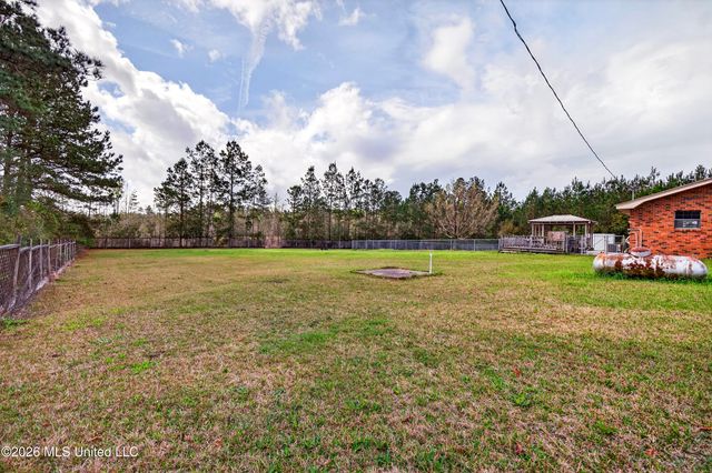 98 Country Heritage Road, Poplarville, MS 39470