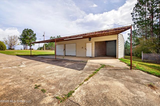 98 Country Heritage Road, Poplarville, MS 39470