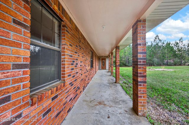 98 Country Heritage Road, Poplarville, MS 39470