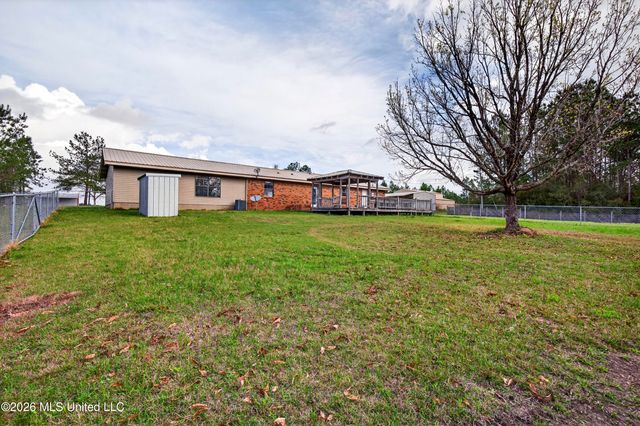 98 Country Heritage Road, Poplarville, MS 39470