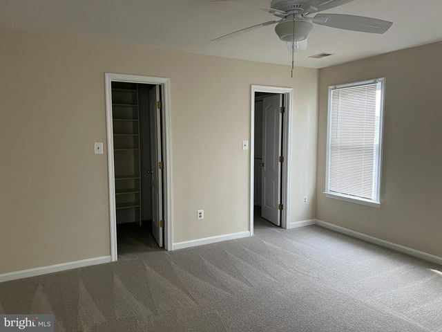 9425 SPRUCE TREE CIR, Bethesda, MD 20814