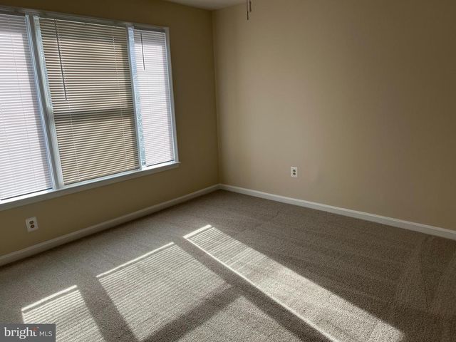 9425 SPRUCE TREE CIR, Bethesda, MD 20814
