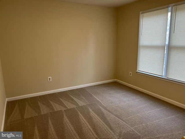 9425 SPRUCE TREE CIR, Bethesda, MD 20814