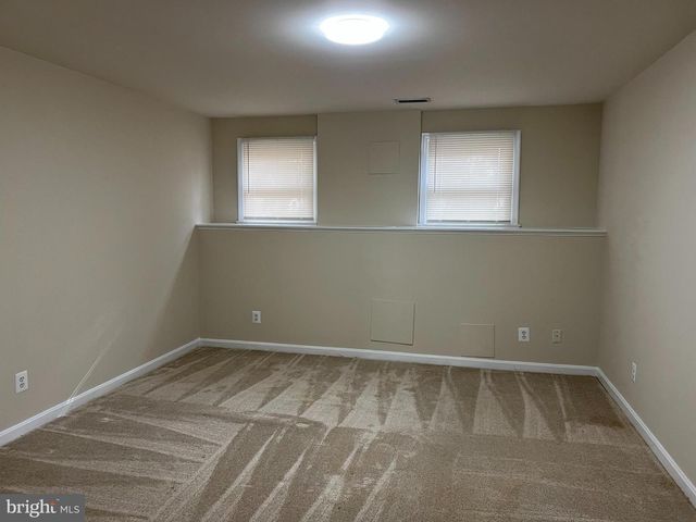9425 SPRUCE TREE CIR, Bethesda, MD 20814