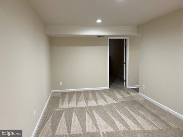 9425 SPRUCE TREE CIR, Bethesda, MD 20814