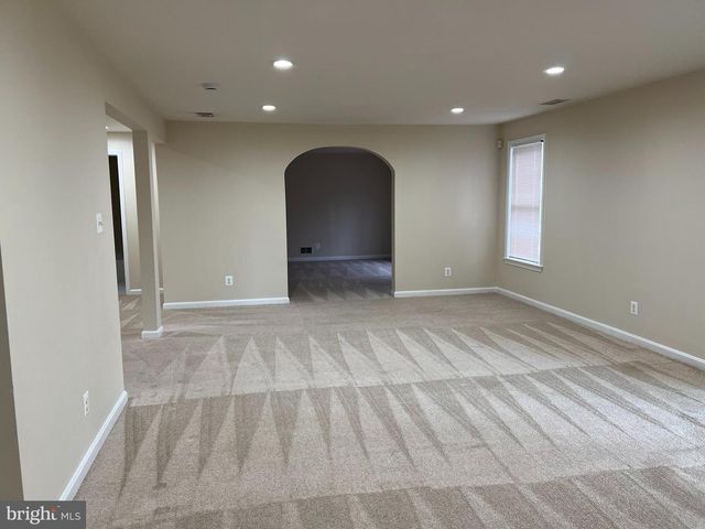 9425 SPRUCE TREE CIR, Bethesda, MD 20814