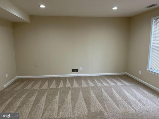 9425 SPRUCE TREE CIR, Bethesda, MD 20814