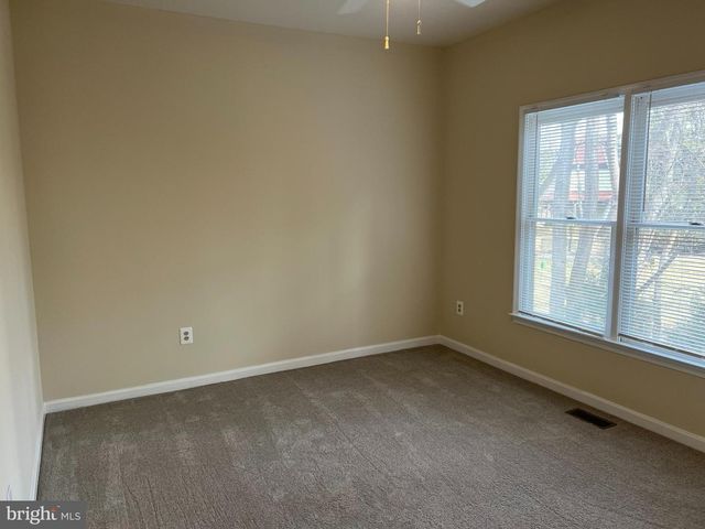 9425 SPRUCE TREE CIR, Bethesda, MD 20814