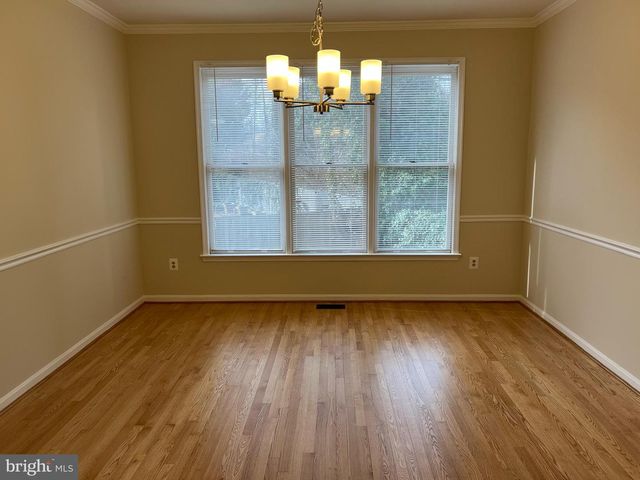 9425 SPRUCE TREE CIR, Bethesda, MD 20814