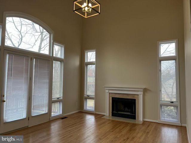 9425 SPRUCE TREE CIR, Bethesda, MD 20814