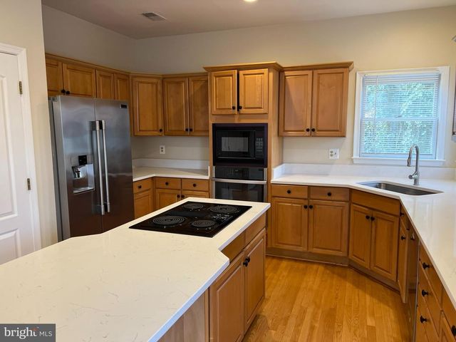9425 SPRUCE TREE CIR, Bethesda, MD 20814