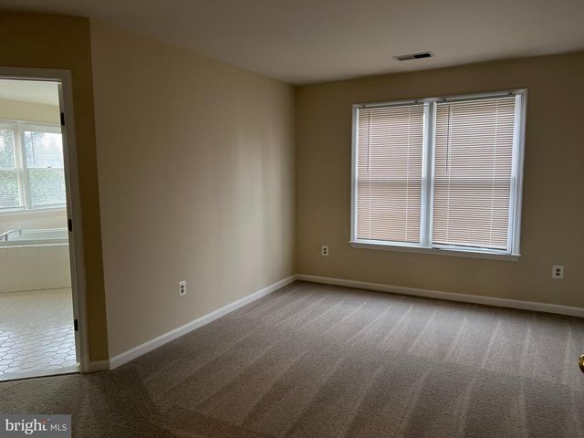 9425 SPRUCE TREE CIR, Bethesda, MD 20814