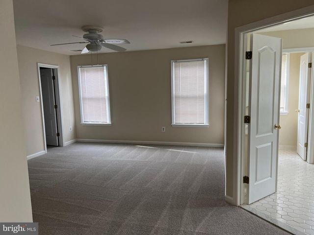 9425 SPRUCE TREE CIR, Bethesda, MD 20814