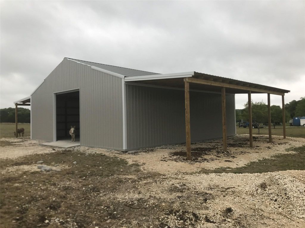 841 Rolling Hills DR, Wimberley, TX 78676