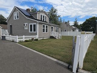 39 Chestnut Street, Wyandanch, NY 11798