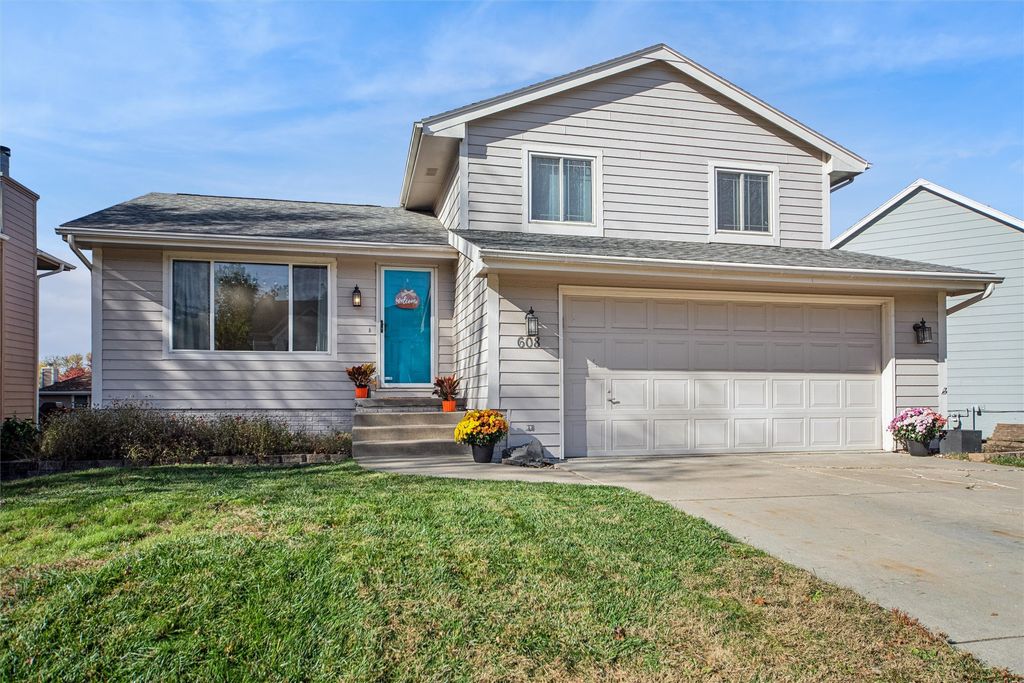 608 53rd Street, West Des Moines, IA 50266
