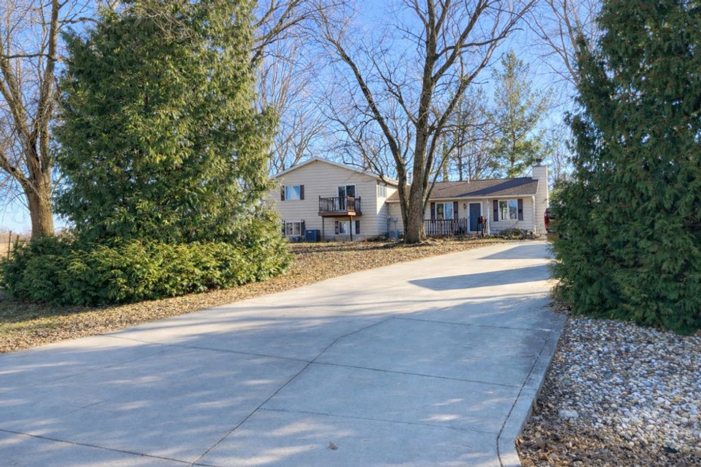 602 N 29th Road, Lasalle, IL 61301