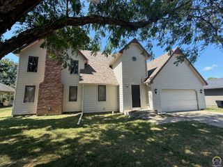 2509 SW Staffordshire RD, Topeka, KS 66614