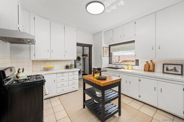 2445 47 A Street, San Diego, CA 92102