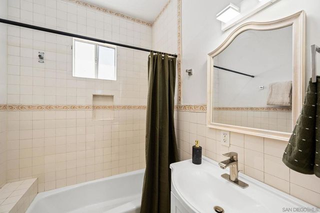 2445 47 A Street, San Diego, CA 92102