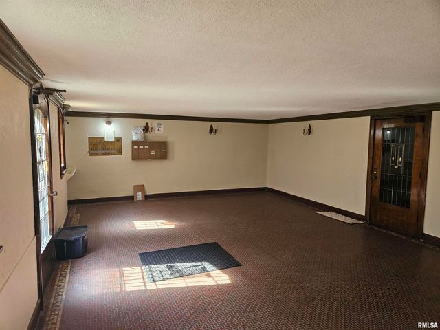 1620 18th Ave Apt 26, Rock Island, IL 61201