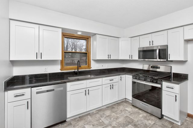 112 Parmer Drive, Des Moines, IA 50315