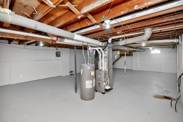 112 Parmer Drive, Des Moines, IA 50315