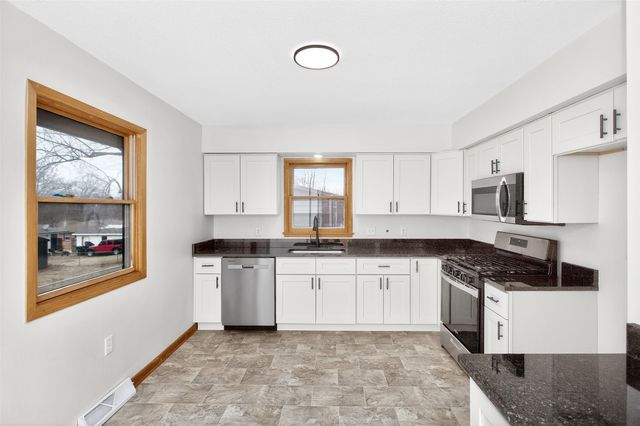 112 Parmer Drive, Des Moines, IA 50315