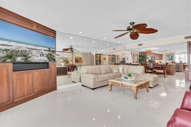 12274 1ST STREET W 2, Treasure Island, FL 33706