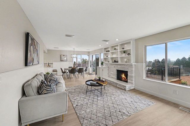 6 Lake St, Pittsburg, CA 94565