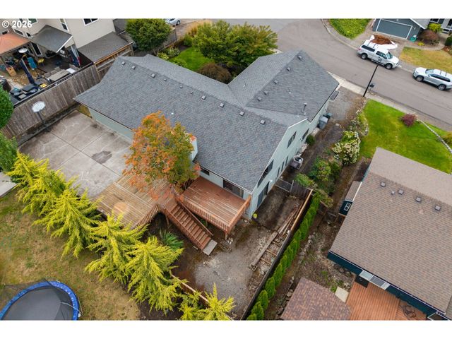 2111 CLUB HOUSE Dr, West Linn, OR 97068