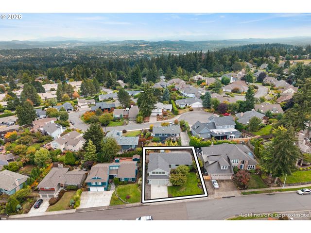 2111 CLUB HOUSE Dr, West Linn, OR 97068