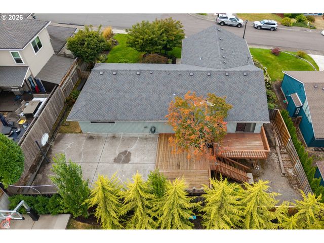 2111 CLUB HOUSE Dr, West Linn, OR 97068