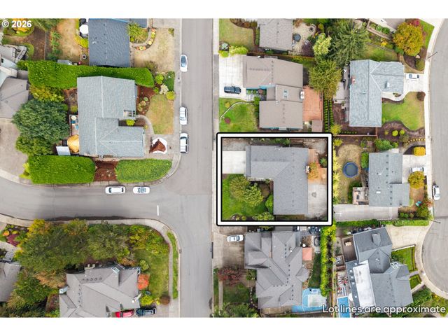 2111 CLUB HOUSE Dr, West Linn, OR 97068