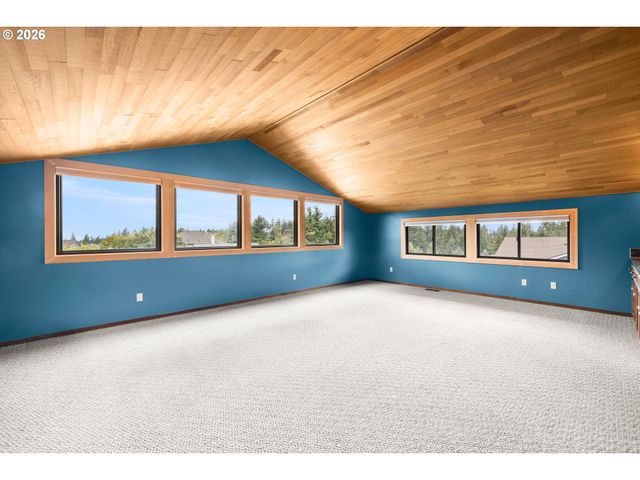 2111 CLUB HOUSE Dr, West Linn, OR 97068