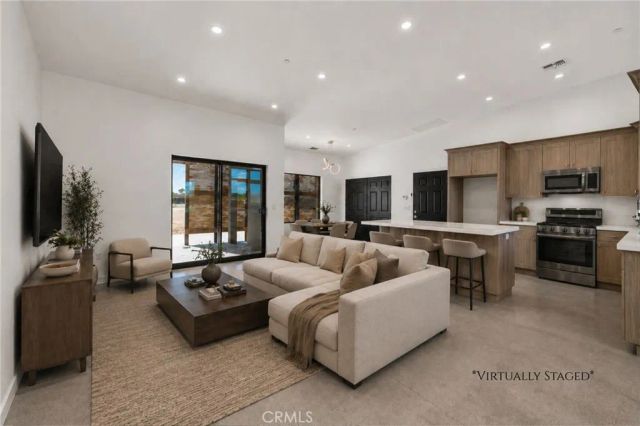 4834 Round Up Road, 29 Palms, CA 92277