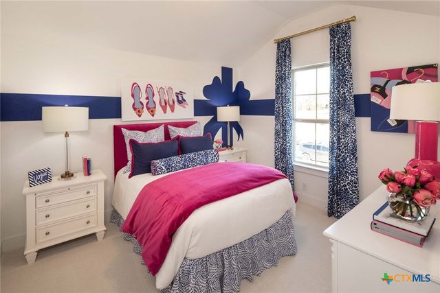 210 Navarro, Boerne, TX 78006