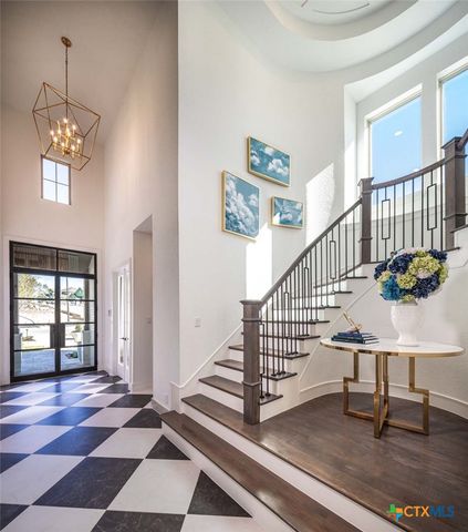 210 Navarro, Boerne, TX 78006