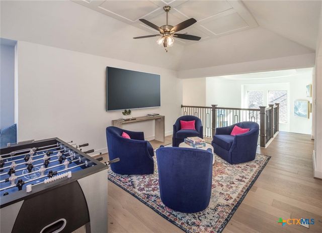 210 Navarro, Boerne, TX 78006