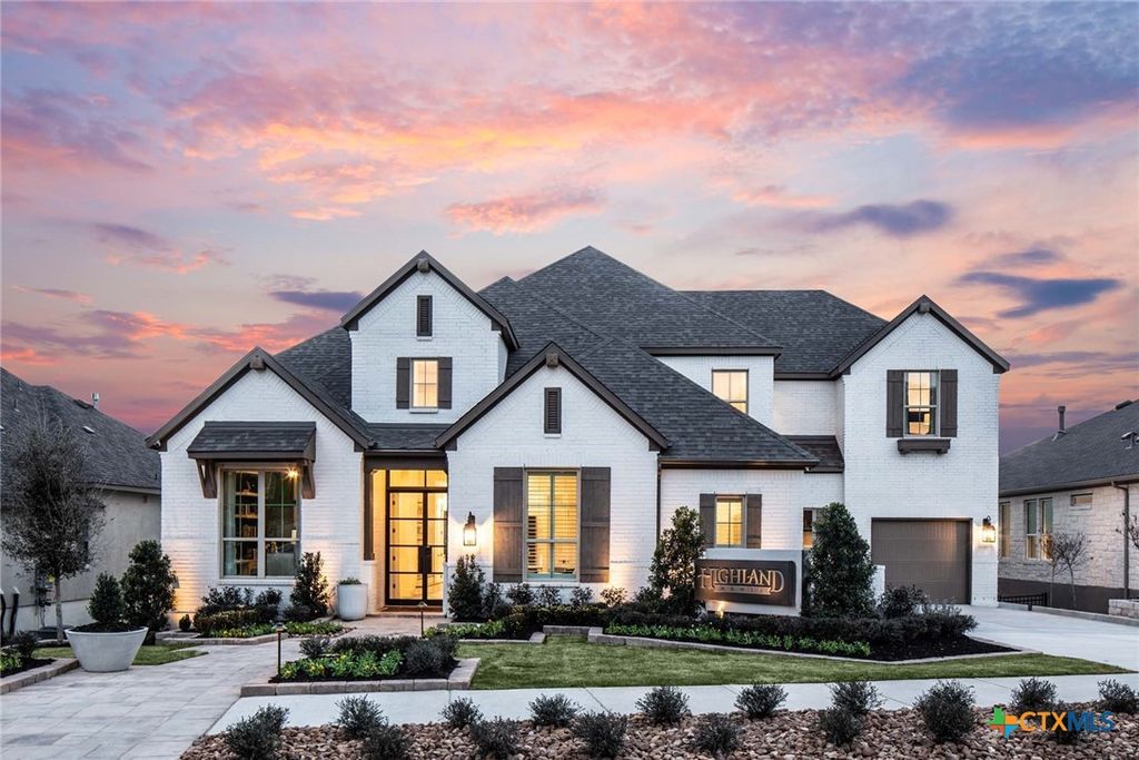 210 Navarro, Boerne, TX 78006