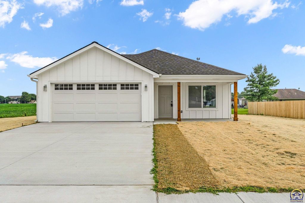 1921 NW Waldo Way, Topeka, KS 66608