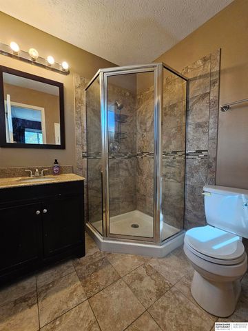 820 Spruce Street, Papillion, NE 68046