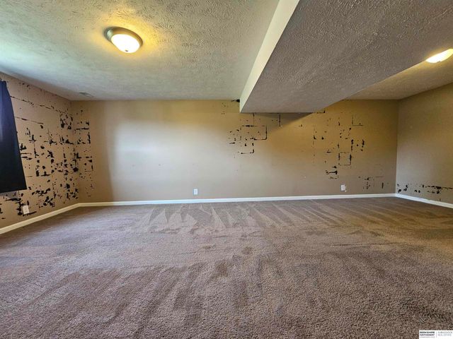 820 Spruce Street, Papillion, NE 68046