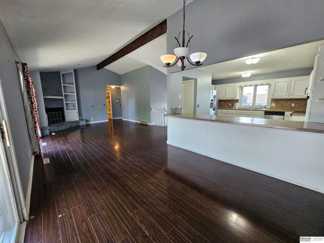 820 Spruce Street, Papillion, NE 68046